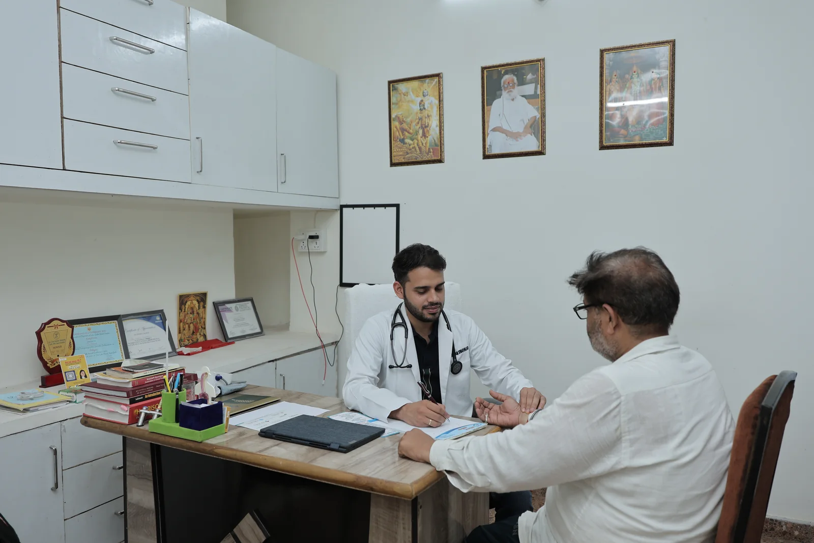 Patient Consultation at Aarogyam Clinic